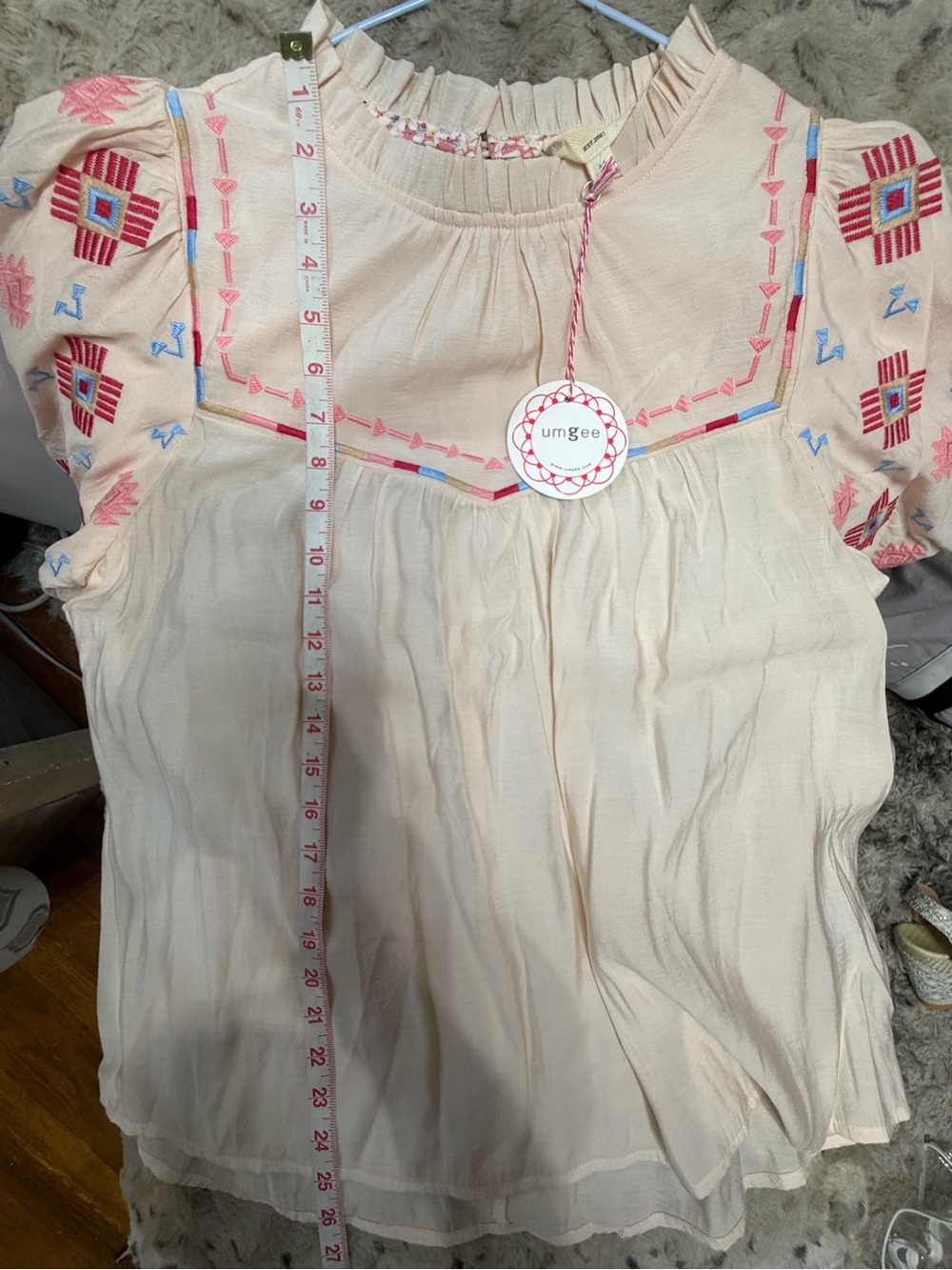 Umgee Cream Blouse with Pink & Blue Embroidery Size M - Picture 10 of 11